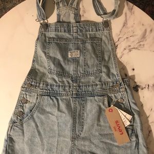 NWT Levi’s light denim shorts overalls